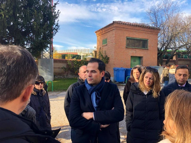 El portavoz de Cs en Madrid, Ignacio Aguado, visita el IES San Fernando