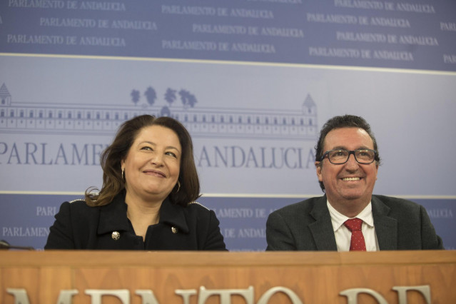 Carmen Crespo y Manuel Andrés González, hoy en rueda de prensa