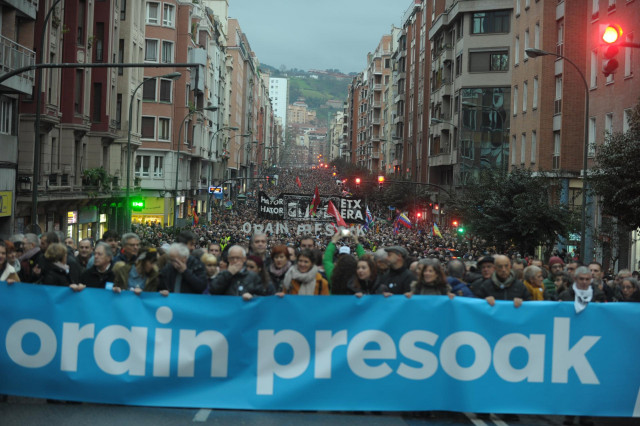 Manifestación en Bilbao de la iniciativa 'Orain presoak' por el fin de la actual