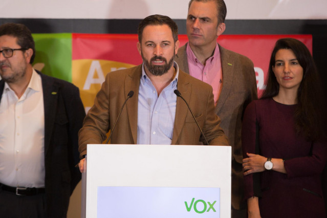En Sevilla, rueda de prensa del presidente de VOX, Santiago Abascal, y del candi