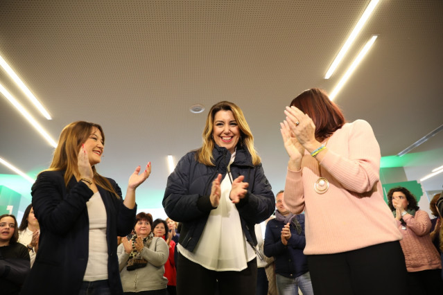 La secretaria general del PSOE-A interviene en un encuentro con mujeres