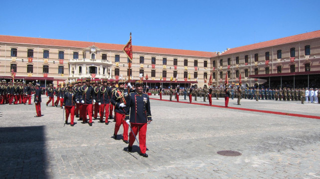Entrega de despachos en la Academia General Militar de Zaragoza