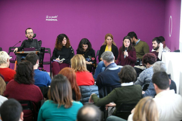 Pablo Echenique e Irene Montero en la reunión del Comité de Campaña de Podemos