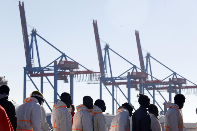 Inmigrantes llegan al puerto de Málaga