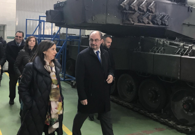 La ministra de Defensa en la Academia de Logística del Ejército de Tierra