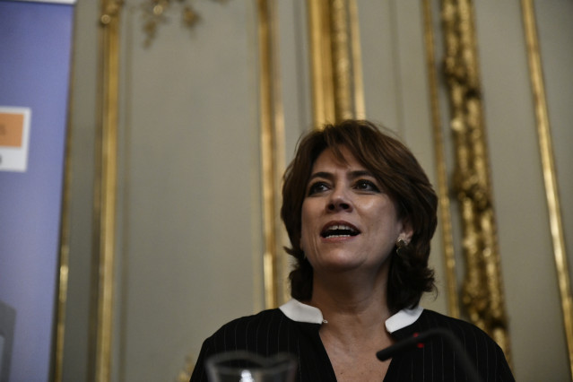 Dolores Delgado presenta el libro Comentarios a la Constitución Española