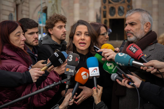 Inés Arrimadas se querella contra el president del Parlament, Roger Torrent