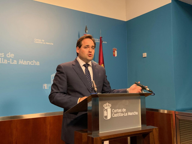 El presidnete regional del PP, Paco Núñez, en rueda de prensa