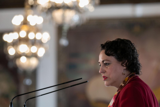 La ministra de Trabajo, Magdalena Valerio, participa en un almuerzo coloquio en