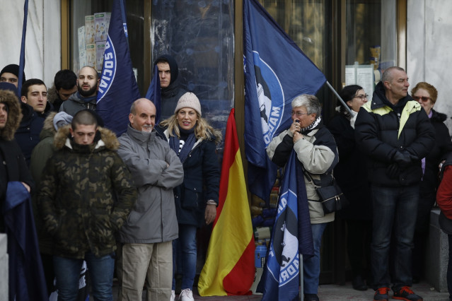 Desalojo a Hogar Social de su sede en Banco Madrid, okupada desde abril