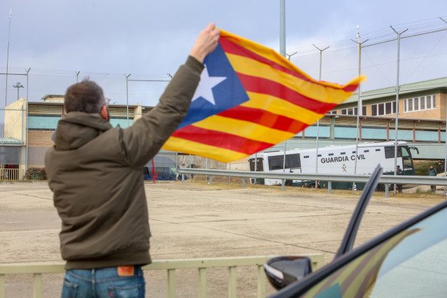 Llegada de los presos independentistas acusados de rebelión a la prisión de Soto