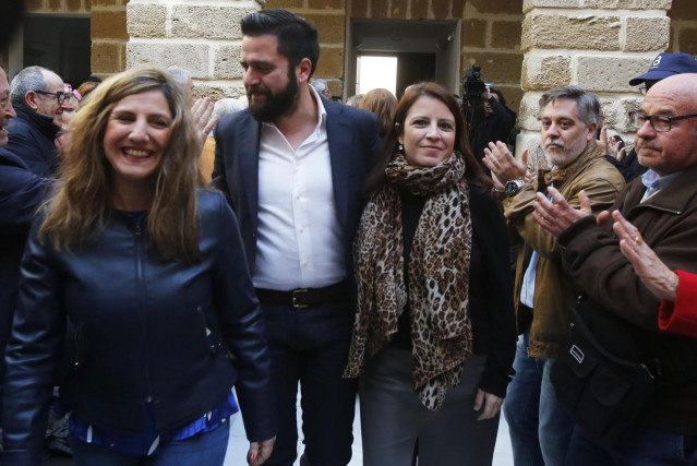 Adriana Lastra presenta al candidato socialista a la Alcaldía de Cádiz, Fran Go