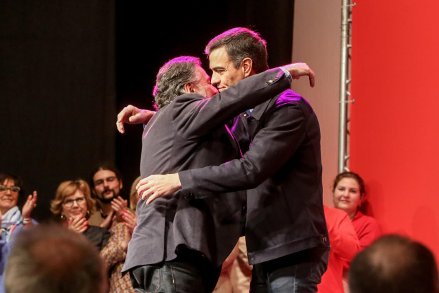 Pedro Sánchez y Pepu Hernández