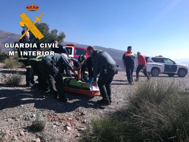 Auxilian a un parapentista herido en Berja (Almería)