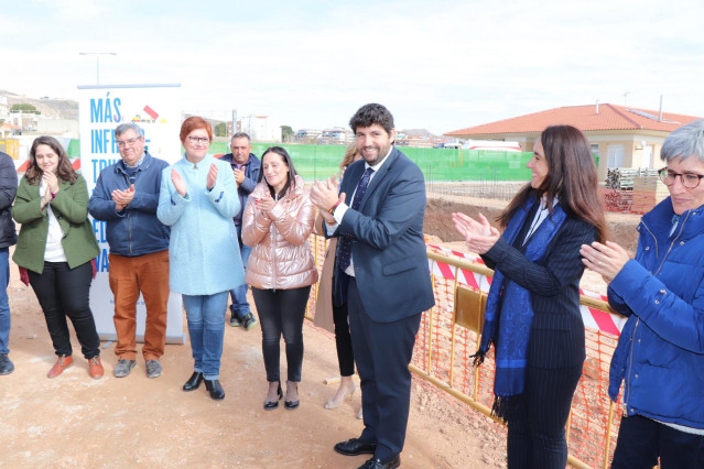 López Miras, durante el acto de colocación de la primera piedra en un colegio