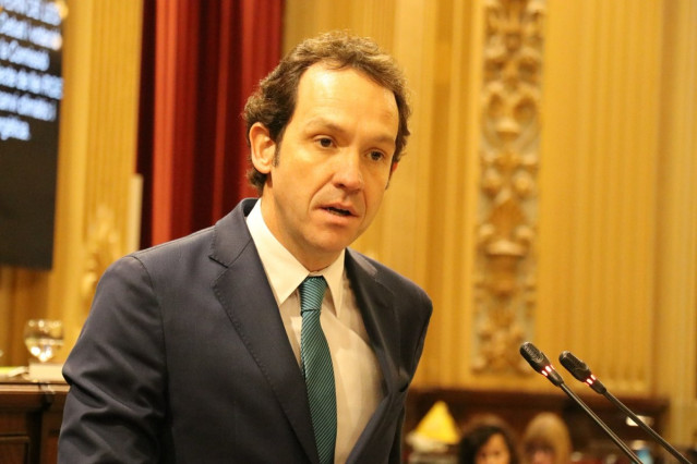 Marc Pons durante el debate de la Ley