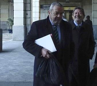 El abogado Carlos Sierra junto al ex director general de Trabajo Francisco Javie