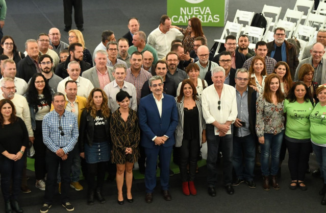 Román Rodríguez con Pedro Quevedo y María José López