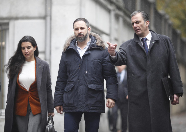 Rocío Monasterio, Santiago Abascal y Javier Ortega, de Vox