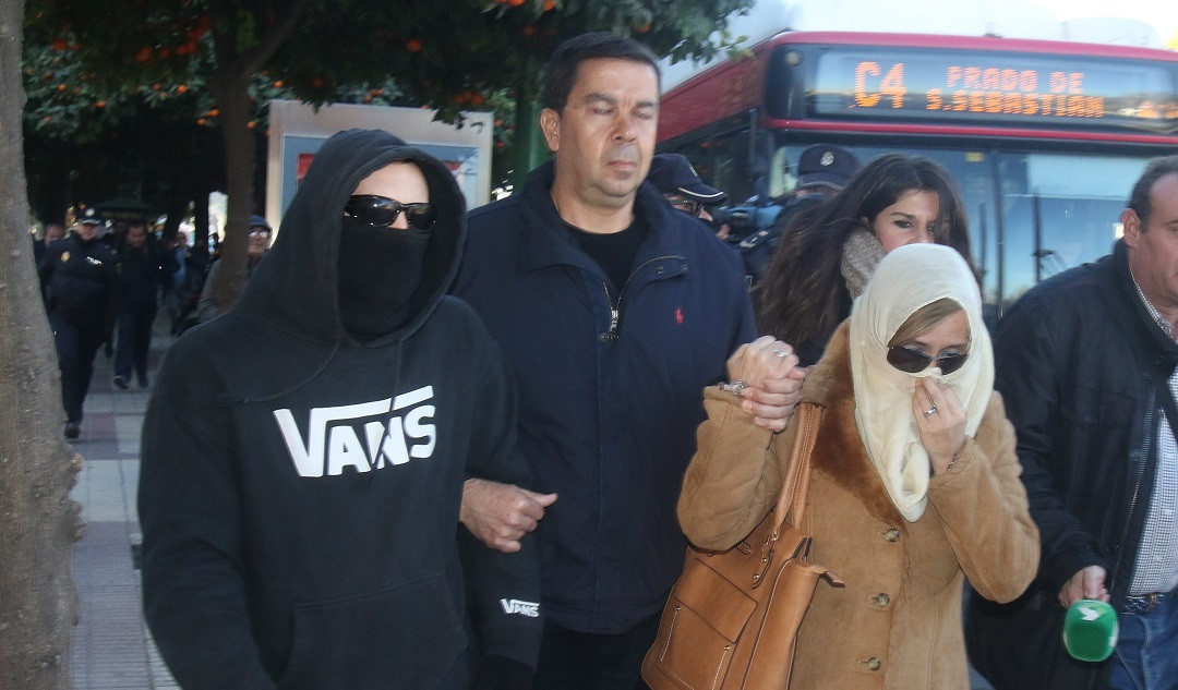 El Cuco y sus padres acuden al juzgado citados por falso testimonio