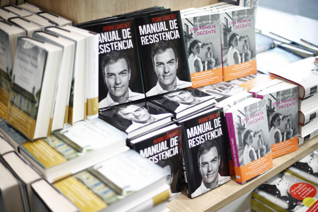 Sale a la venta 'Manual de Resistencia', el libro del presidente del Gobierno, P