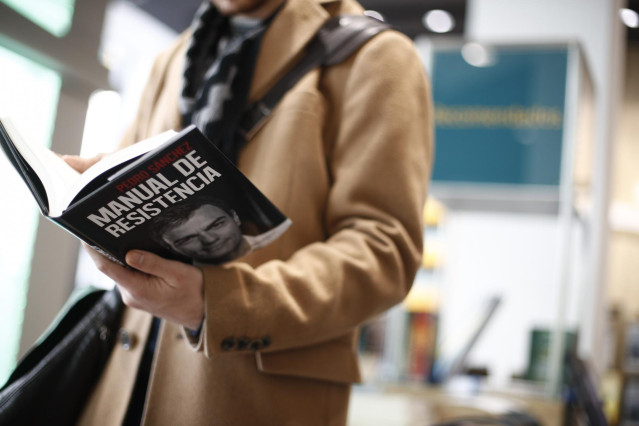 Sale a la venta 'Manual de Resistencia', el libro del presidente del Gobierno, P