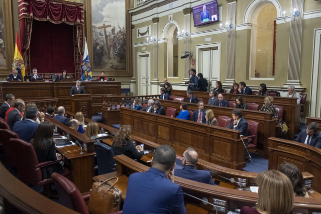 Debate.- La izquierda abre la puerta al tripartito en Canarias para 