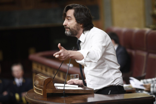 Pleno en el Congreso para debatir la nueva normativa para los vehículos de alqui