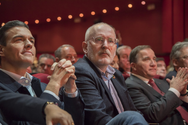 Pedro Sánchez y Frans Timmermans