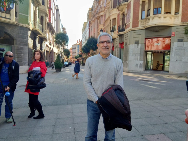 28A.- Llamazares Propone A IU De Asturias Ir A Las Generales En Coalición Con Ac