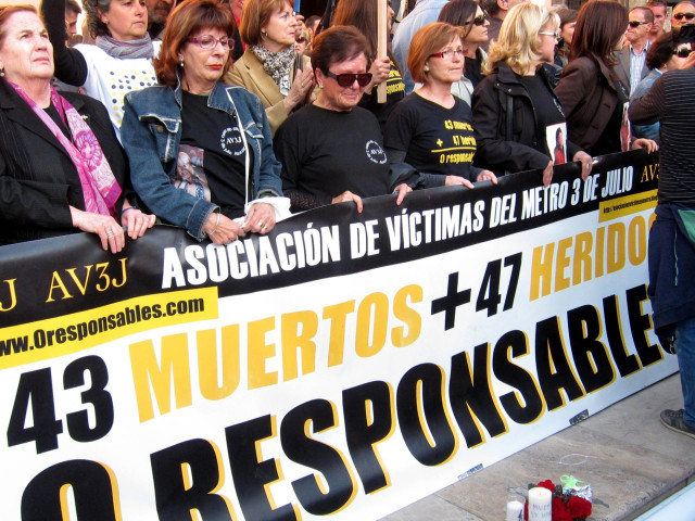Concentración Asociación Víctimas del Metro 3 de Julio