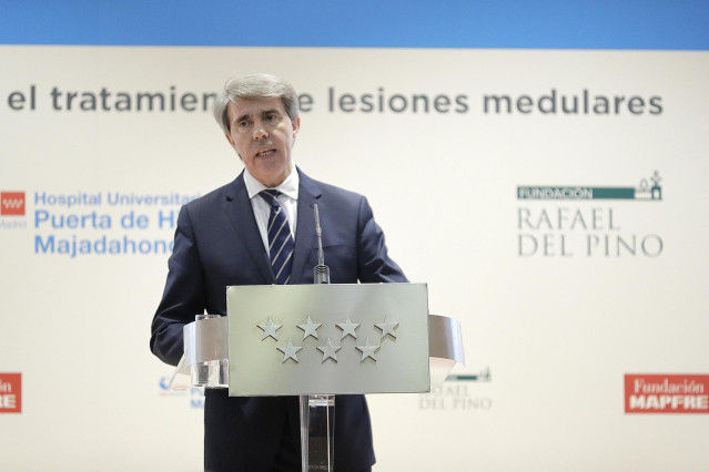 El presidente regional Ángel Garrido presenta un tratamiento sobre lesiones medu
