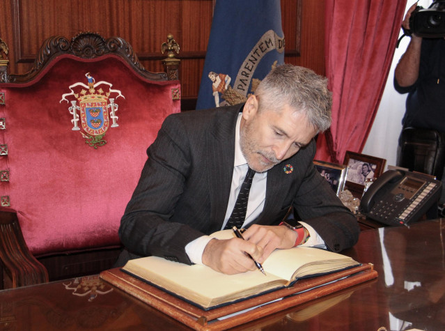El ministro del Interior rechaza la propuesta del PP de considerar 