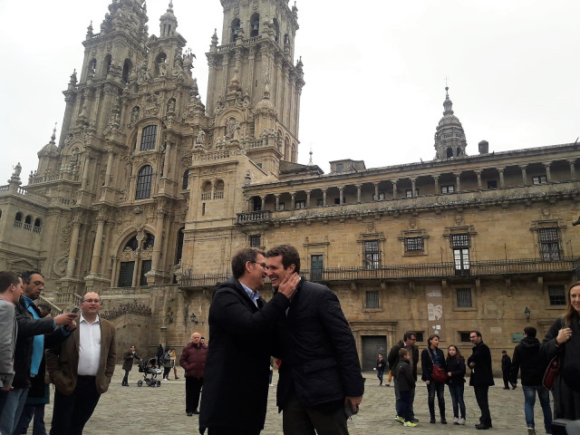 28A.-Fotos Con Seguidores Y Cánticos De 