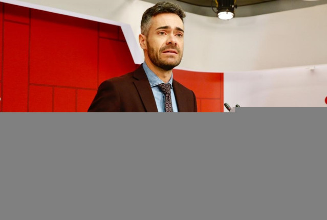 El portavoz adjunto del Grupo Socialista, Felipe Sicilia, en declaraciones a med