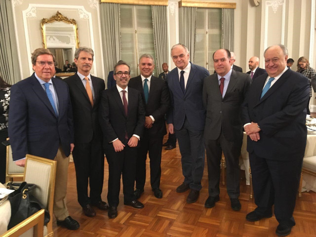 Esteban González Pons con los eurodiputados expulsados de Venezuela