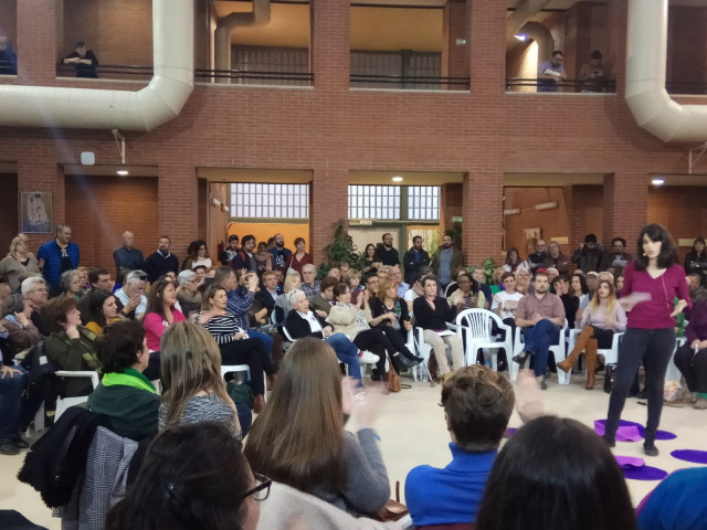 Irene Montero arropa a Isabel Serra en la presentación de su candidatura para op