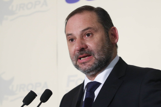 José Luis Ábalos, participa en un desayuno de 'Fórum Europa. Tribuna Andalucía'