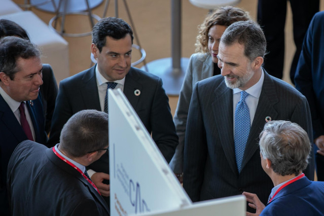 Felipe VI asiste al acto central del II Foro Global de Gobiernos Locales