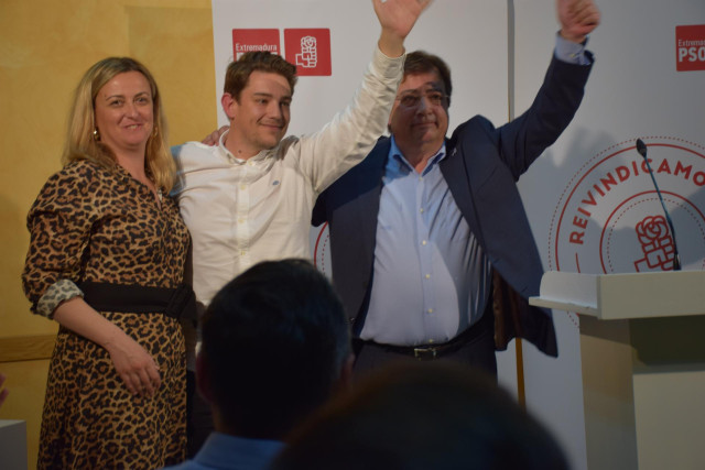 Vara asegura que la bandera de España se defiende 