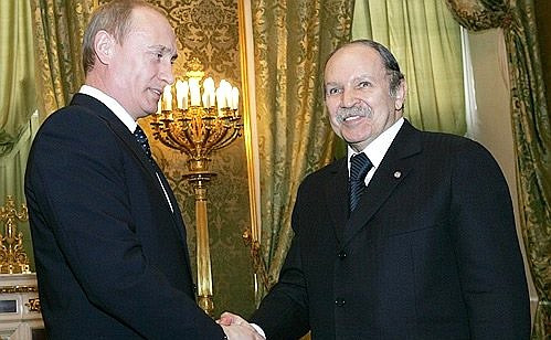 Abdelaziz Bouteflika con Vladimir Putin