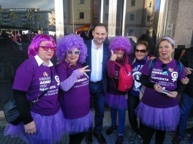 8M.- Ábalos Dice Que Hay Una 