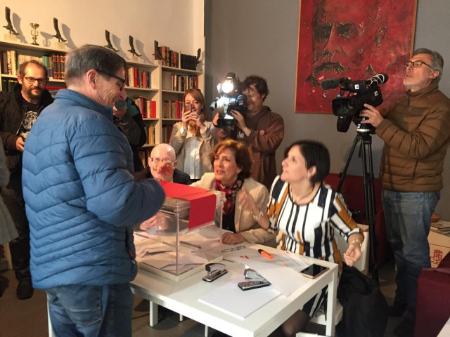De la Rocha, tras votar en primarias, asegura estar 