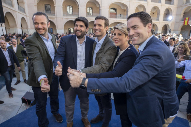 Agua.- Casado: 