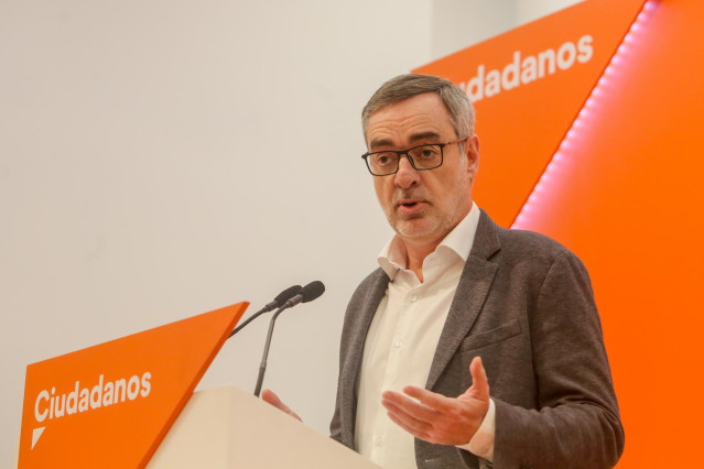 Ciudadanos presenta en rueda de prensa a su candidato para las elecciones al Par
