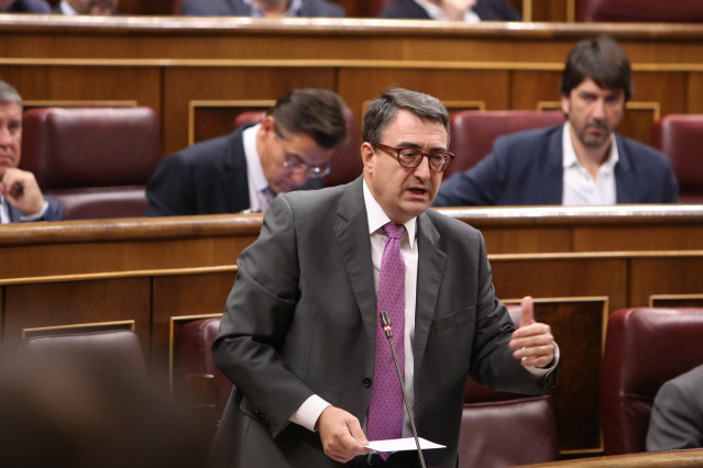 Sesión de control al Gobierno tras el pleno celebrado para tratar la venta de ar