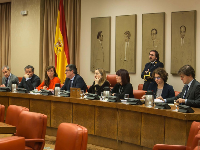 Ana Pastor y la Mesa de la Diputación