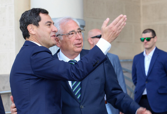 Juanma Moreno, inicia una visita institucional a la ciudad autónoma de Melilla