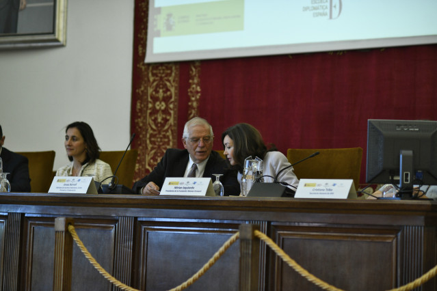 Inauguración de la jornada 'Integrando la diversidad de género en la política ex