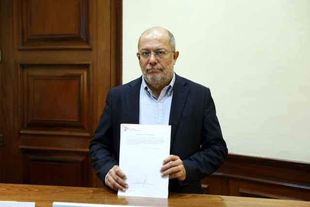Francisco Igea presenta Ley para castigar la oferta de pseudoterapias en cáncer
